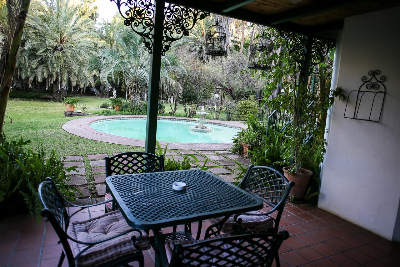 Three Gables Guesthouse 乌平通 外观 照片